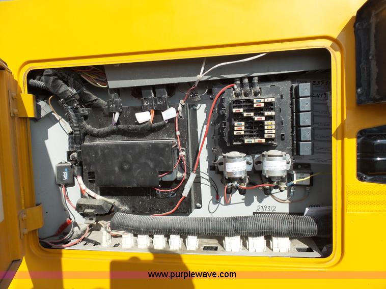 image for item L3641 2006 International CE school bus