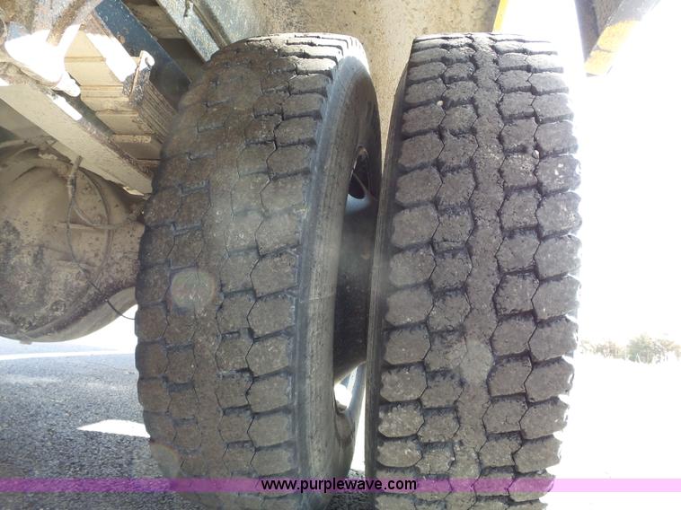 image for item L3641 2006 International CE school bus