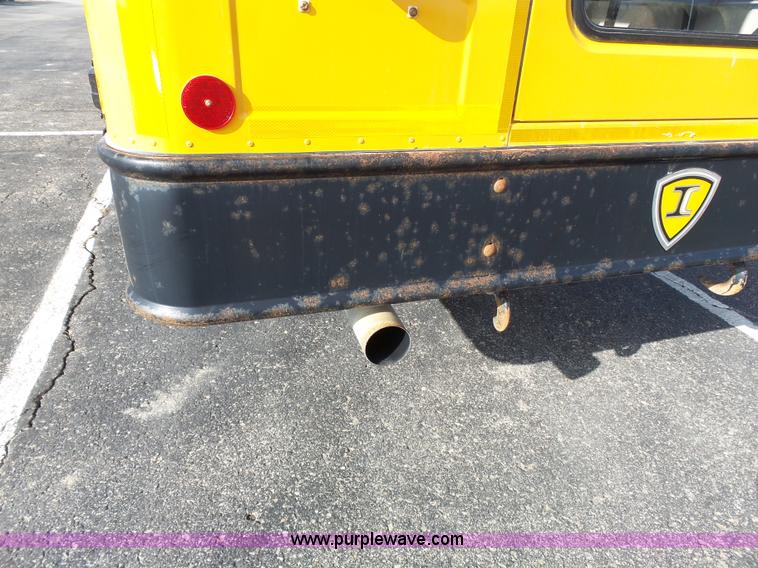image for item L3641 2006 International CE school bus