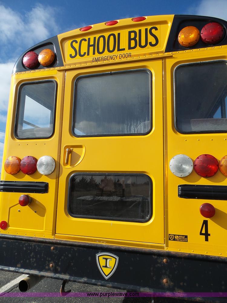 image for item L3641 2006 International CE school bus