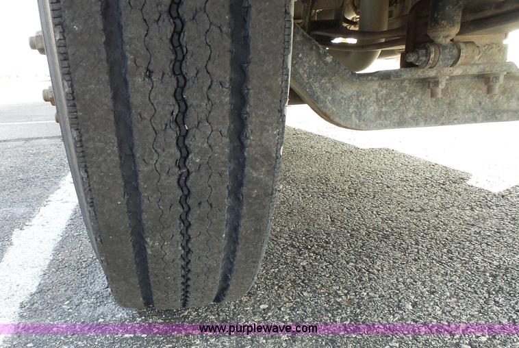 image for item L3641 2006 International CE school bus