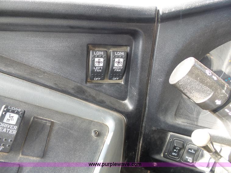 image for item L3641 2006 International CE school bus