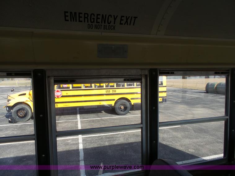 image for item L3641 2006 International CE school bus