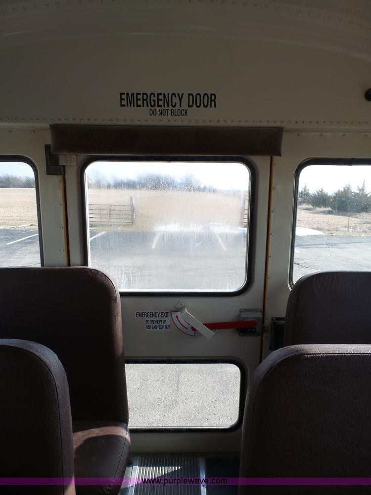 image for item L3641 2006 International CE school bus