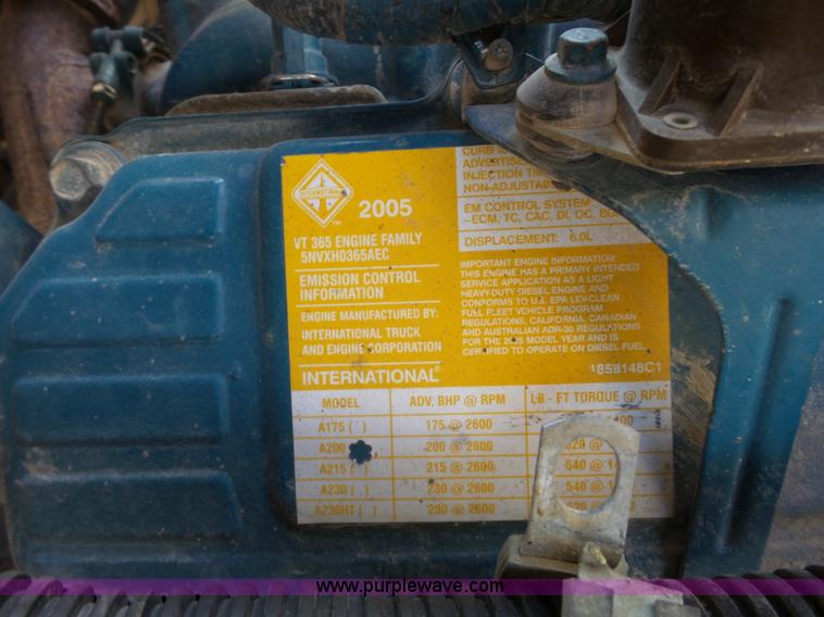 image for item L3641 2006 International CE school bus