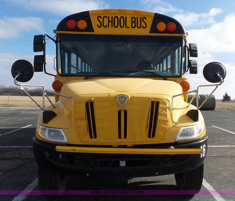 image for item L3642 2005 International CE200 school bus