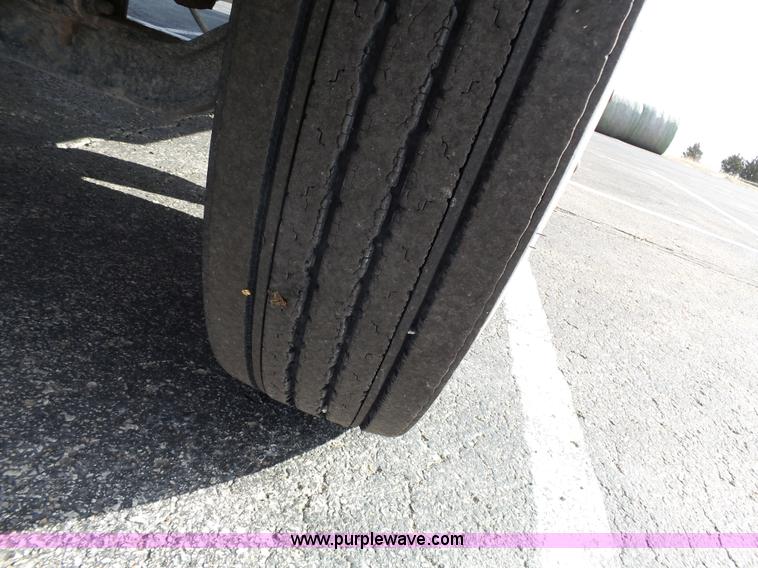 image for item L3642 2005 International CE200 school bus