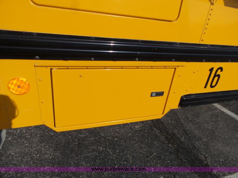 image for item L3642 2005 International CE200 school bus