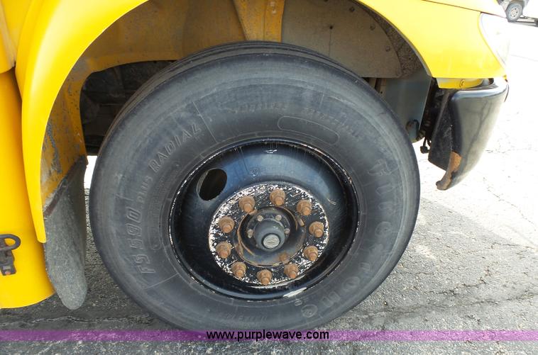 image for item L3642 2005 International CE200 school bus