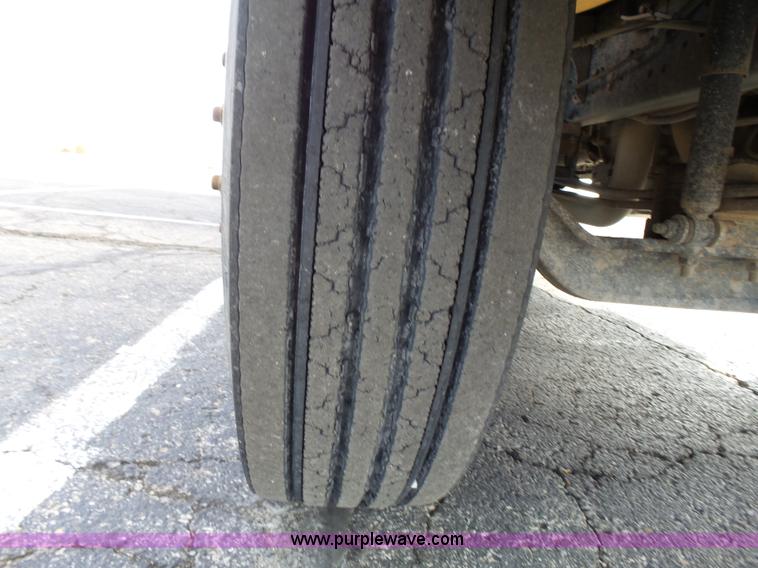 image for item L3642 2005 International CE200 school bus