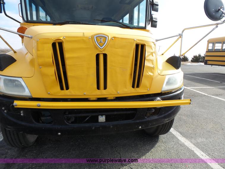 image for item L3642 2005 International CE200 school bus