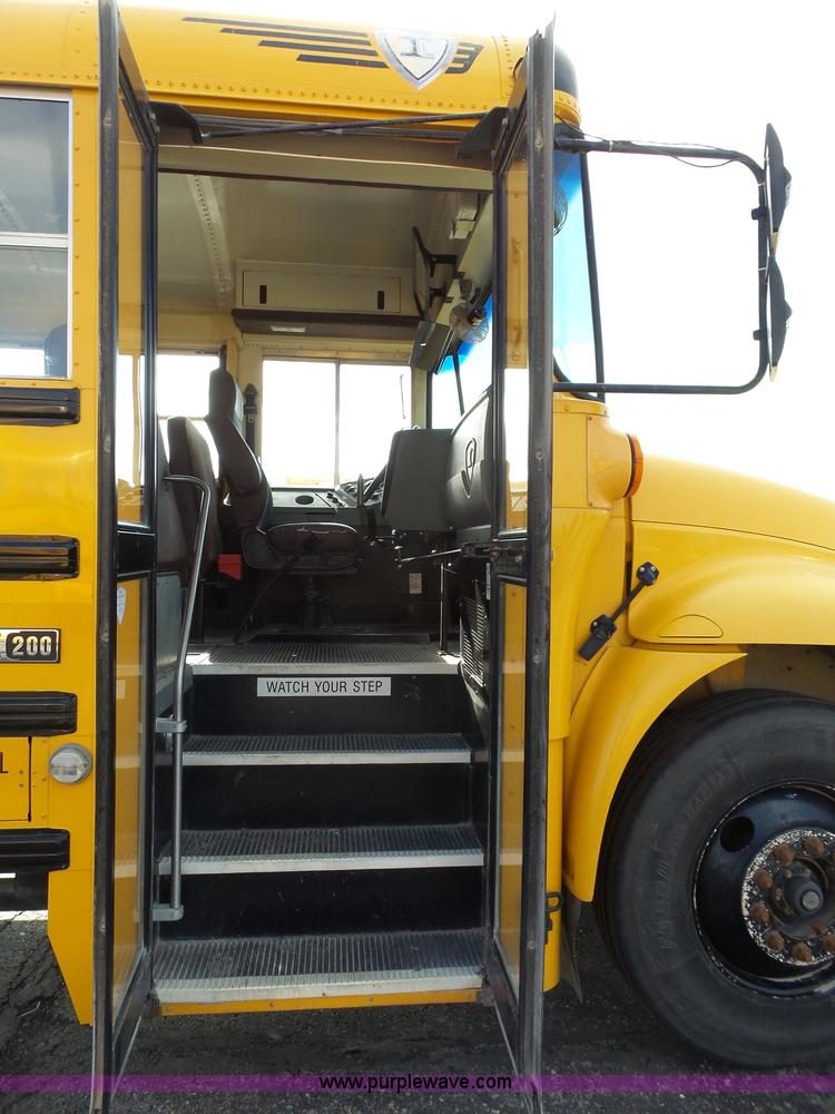 image for item L3642 2005 International CE200 school bus