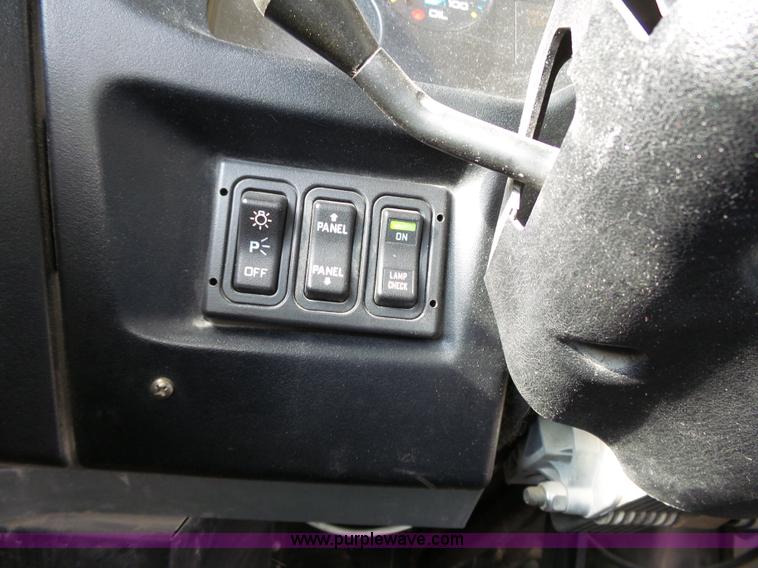 image for item L3642 2005 International CE200 school bus