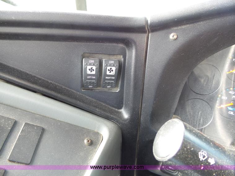 image for item L3642 2005 International CE200 school bus