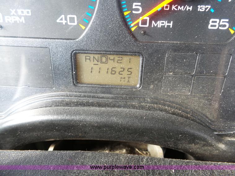 image for item L3642 2005 International CE200 school bus