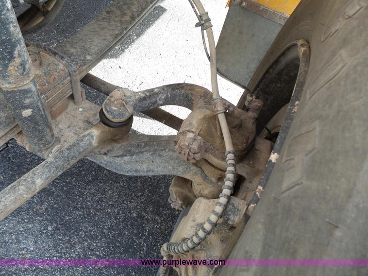 image for item L3642 2005 International CE200 school bus