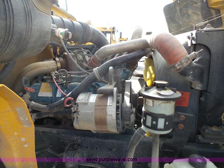 image for item L3642 2005 International CE200 school bus