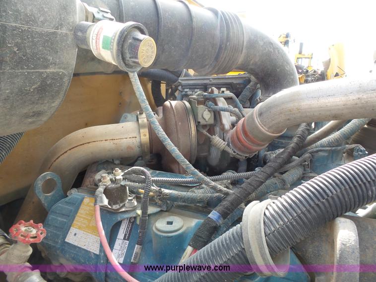 image for item L3642 2005 International CE200 school bus