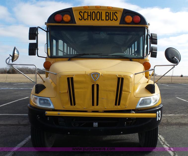 image for item L3643 2005 International CE200 school bus