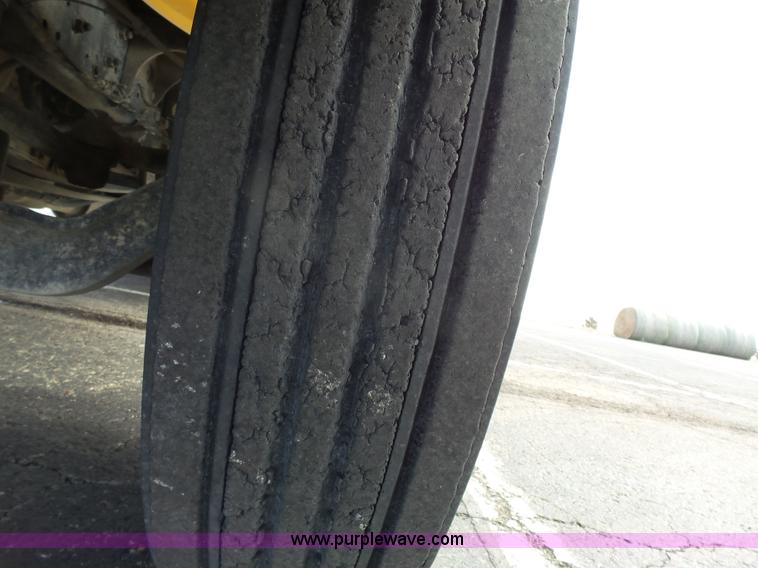 image for item L3643 2005 International CE200 school bus