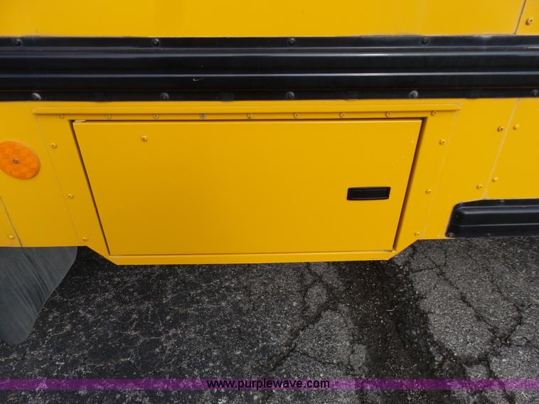 image for item L3643 2005 International CE200 school bus