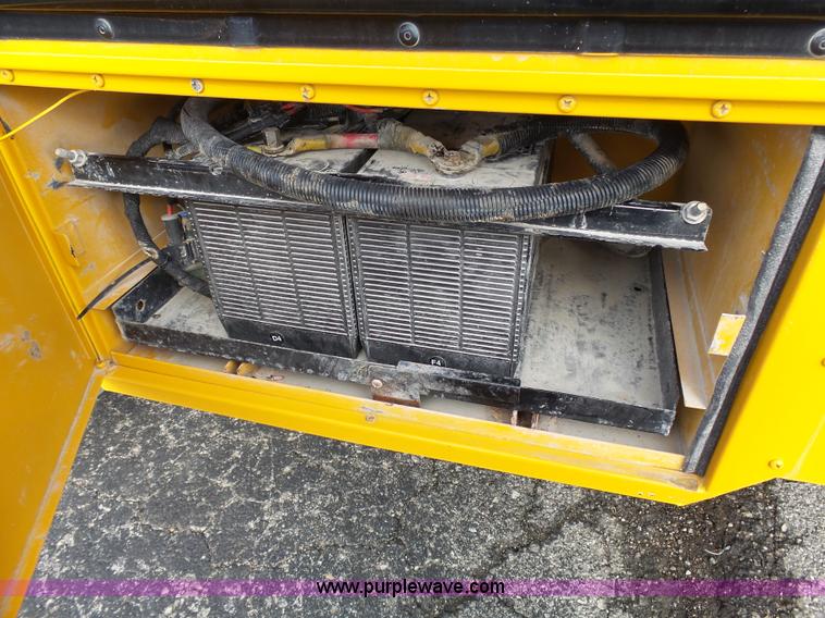 image for item L3643 2005 International CE200 school bus