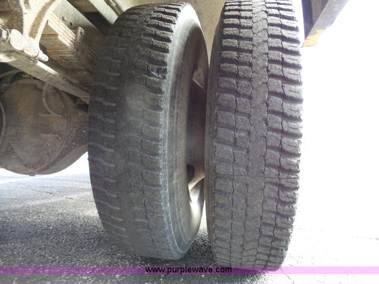 image for item L3643 2005 International CE200 school bus