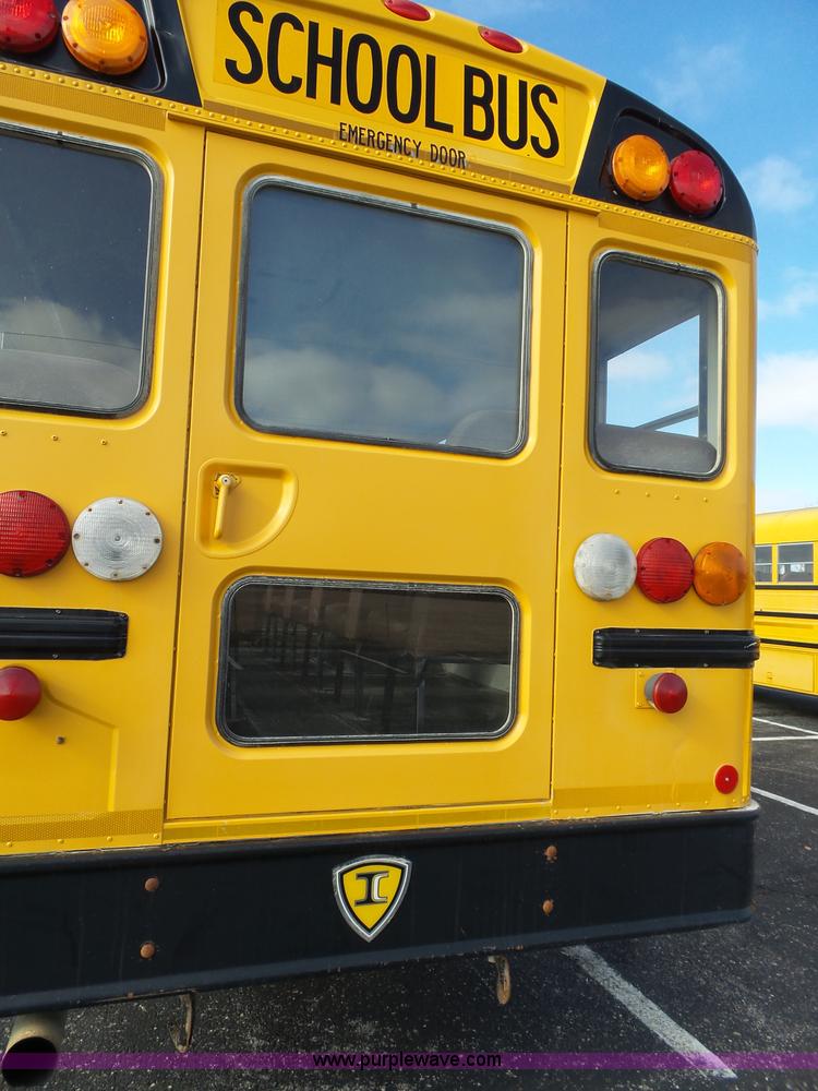 image for item L3643 2005 International CE200 school bus