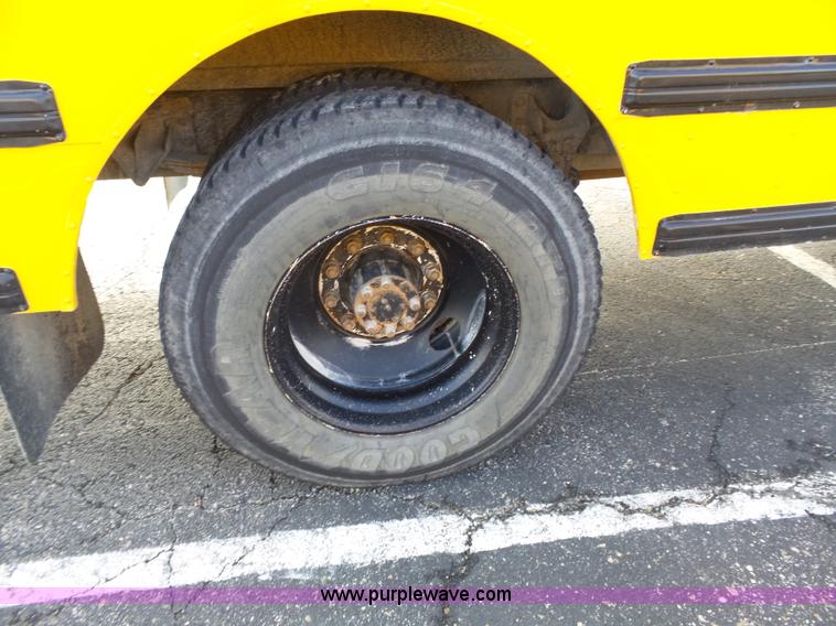 image for item L3643 2005 International CE200 school bus