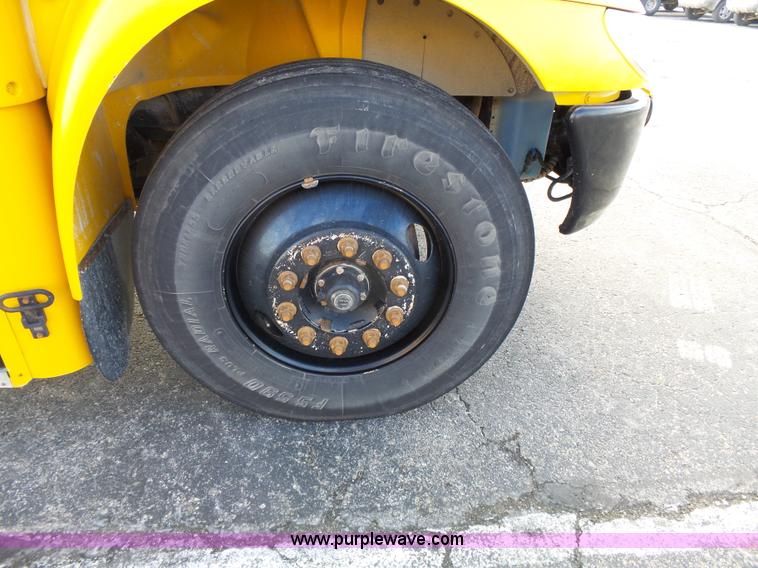 image for item L3643 2005 International CE200 school bus