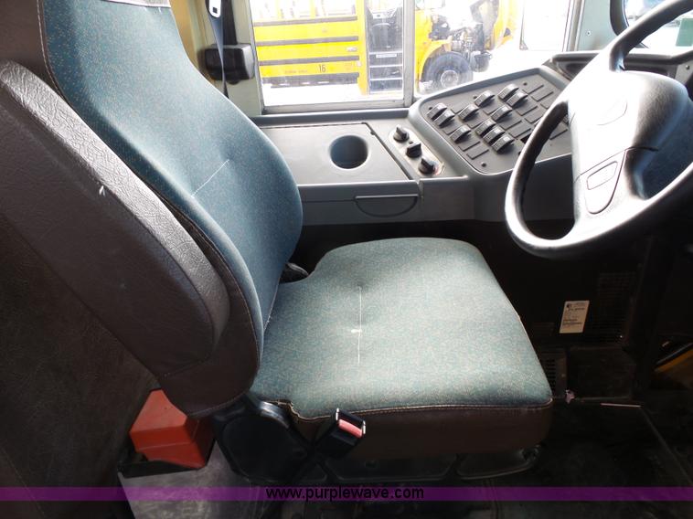 image for item L3643 2005 International CE200 school bus