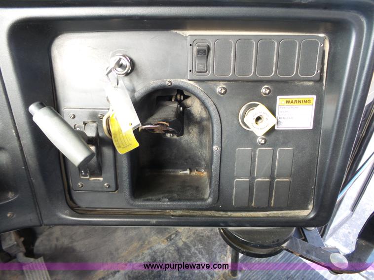 image for item L3643 2005 International CE200 school bus