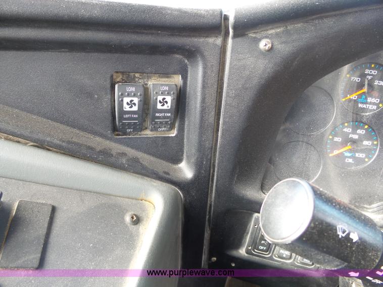 image for item L3643 2005 International CE200 school bus