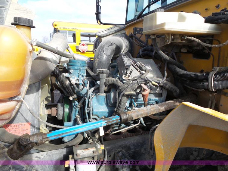 image for item L3643 2005 International CE200 school bus