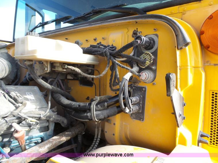 image for item L3643 2005 International CE200 school bus