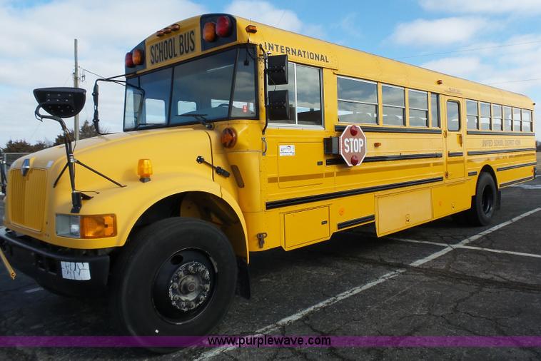 image for item L3644 2001 International Conventional IC school bus