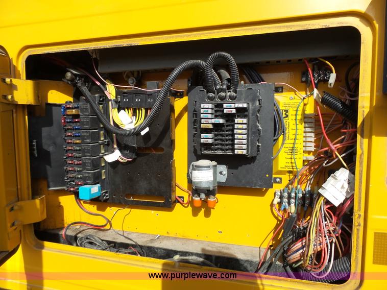 image for item L3644 2001 International Conventional IC school bus