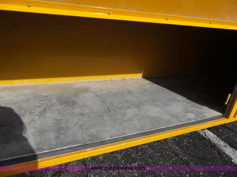 image for item L3644 2001 International Conventional IC school bus