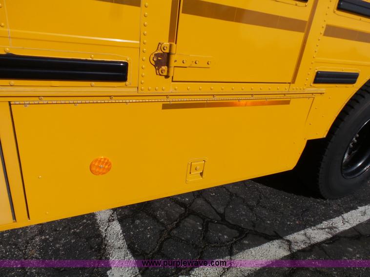 image for item L3644 2001 International Conventional IC school bus