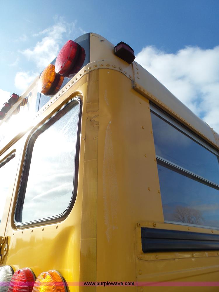 image for item L3644 2001 International Conventional IC school bus