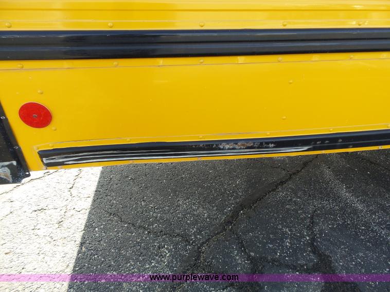 image for item L3644 2001 International Conventional IC school bus