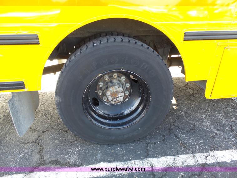 image for item L3644 2001 International Conventional IC school bus