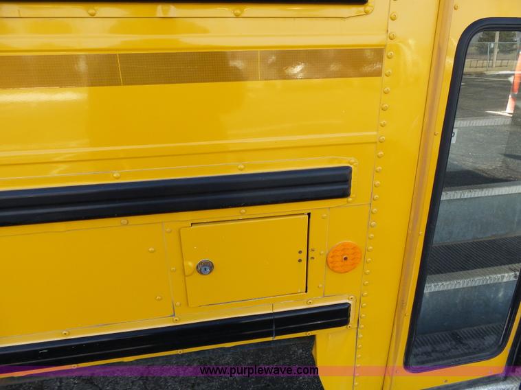 image for item L3644 2001 International Conventional IC school bus