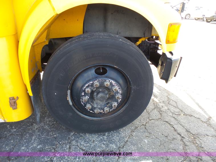 image for item L3644 2001 International Conventional IC school bus