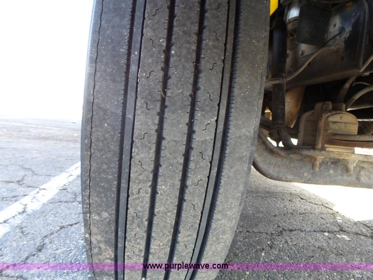 image for item L3644 2001 International Conventional IC school bus