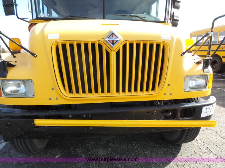 image for item L3644 2001 International Conventional IC school bus