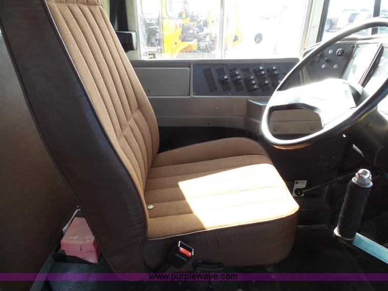 image for item L3644 2001 International Conventional IC school bus