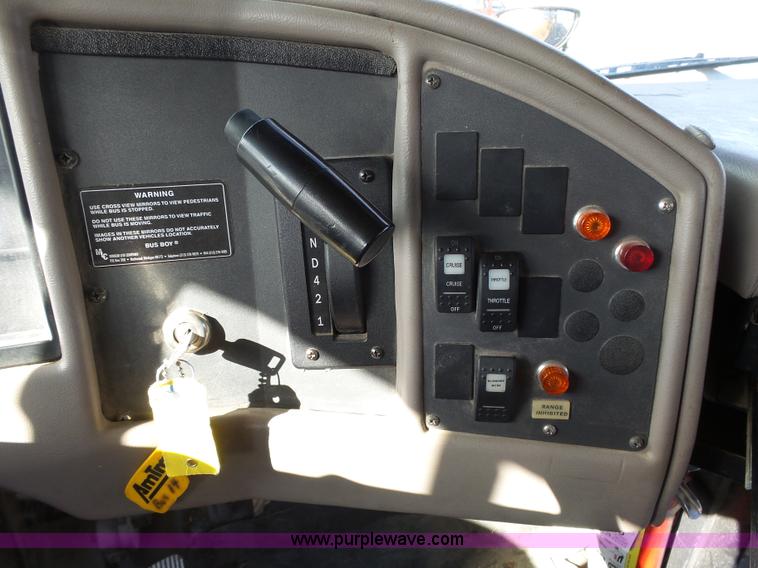 image for item L3644 2001 International Conventional IC school bus