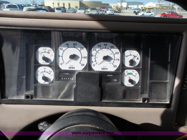 image for item L3644 2001 International Conventional IC school bus