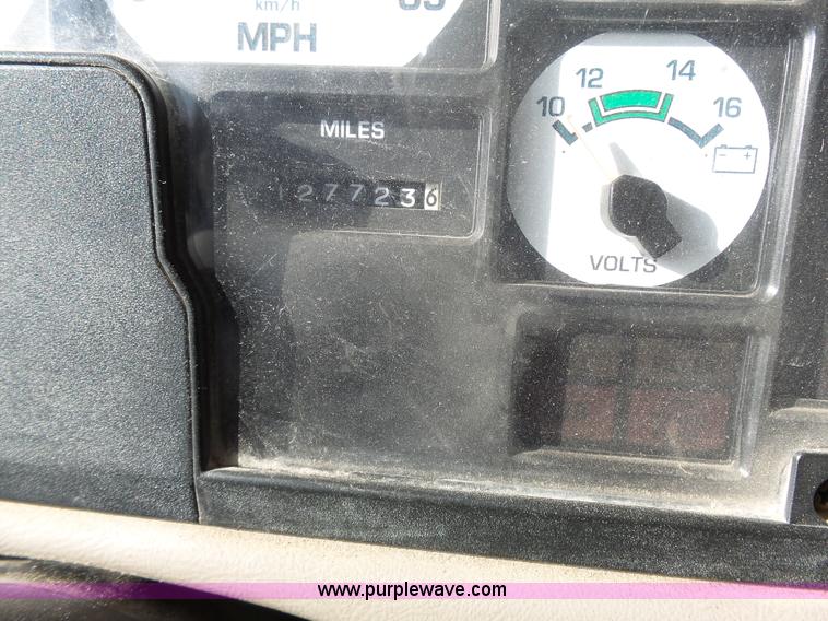 image for item L3644 2001 International Conventional IC school bus